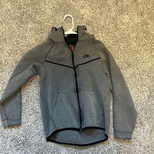 Nike Men Tech Fleece